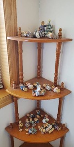 lot 76 image: Hummel Collection comes with Shelf