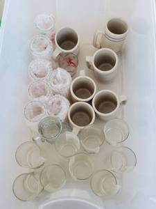 lot 77 image: Glassware