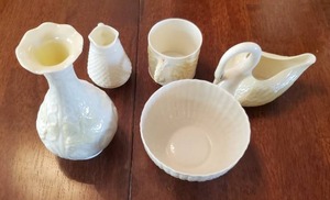 lot 258 image: Collection of 5 Belleek Items