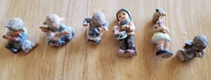 lot 263 image: 6 Hummel Ornaments