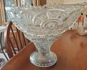lot 278 image: Large Glass Punch Bowl