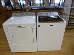 Maytag Washer and Gas Dryer Set