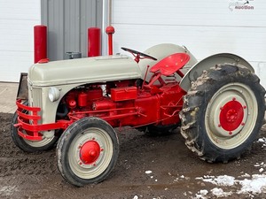 lot 5 image: Ford Model 8N Tractor