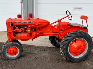 lot 4 image: Allis-Chalmers C Tractor