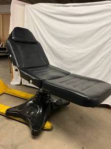 Hydraulic Up Down Facial Multi Adjustable Black Spa Ink Bed Chair Massage Table - Pillow &amp  Arms RemovedDiscarded - Great Working Condition&nbsp A Little Separation Of Seam At Bottom See Pic