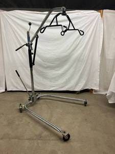 Top Of The Line In Quality Hoyer Haudraulic Patient Lift WSling 300lb Capacity 6 Point Cradle Many Uses For This Powerful Lift - Mechanics, Veterinary Clinics, Etc. Quick Disassembly For Travel This Lift Has A Crack Top &amp Slightly Smaller Profile