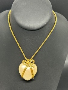 lot 251 image: Joan Rivers Faux Pearl Heart Necklace