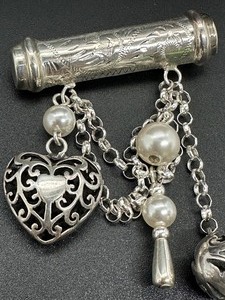 lot 119 image: Charming Sterling Silver Brooch