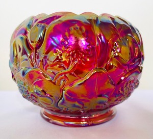 lot 54 image: Vintage Fenton Cranberry Iridescent Waterlily Rose Bowl