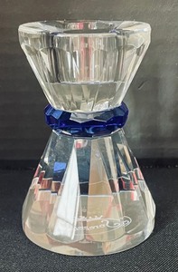 lot 68 image: Pair of Sorelle Crystal Candle Holders with Cobalt Blue Accent Bands