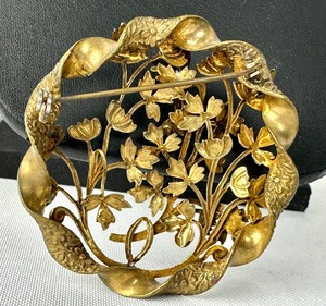lot 16A image: Vintage Metal Brooch with Floral Design
