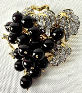lot 257 image: Nolan Miller Bordeaux Grape Cluster Brooch