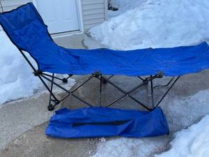 lot 369 image: Folding Lounge Chair With Case
