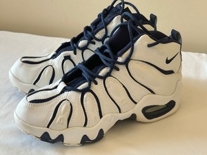 lot 160 image: NEW Womens Air Fascia Nike Shoes