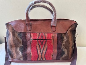 lot 150 image: Pendleton Wool Travel Bag New with Tags