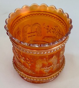 lot 135 image: Vintage Northwood Peacock at the Fountain Spooner Carnival Glass Marigold