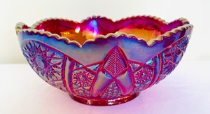 lot 74 image: Vintage Daisy Button Sunset Carnival Glass Bowl by Imperial Glass