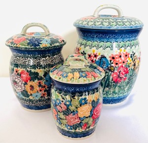 lot 86 image: Set of Three Polish Pottery Canisters