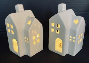 lot 195 image: Set of White Battery Operated Porcelain Houses