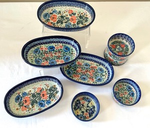 lot 22 image: Variety of Polish Pottery Pieces