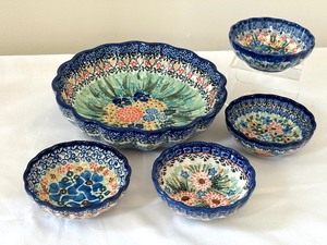 lot 123 image: Five Pieces of Beautiful Unikat Polish Pottery
