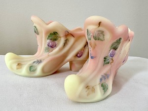 lot 125 image: Pair of Burmese Satin Glass Hand Painted Fenton Shoe Figurines
