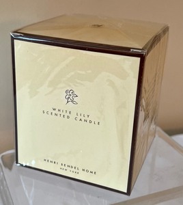 lot 170 image: Henri Bendel White Lily Candle - NEW