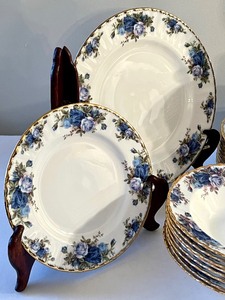 lot 29 image: Royal Albert Moonlight Rose China Set