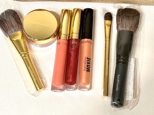 lot 173 image: NEW Bare Minerals Cosmetics