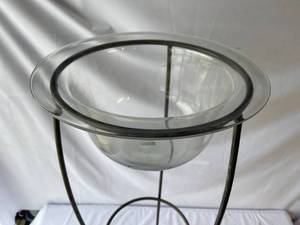 lot 390 image: Decorative Metal Stand with Glass Bowl