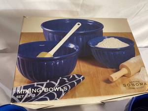 lot 406 image: Sanoma Mixing Bowl Set