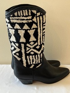 lot 274 image: Pair of Ladies Western Style Boots