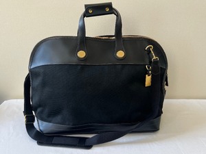lot 16 image: Dooney & Bourke Large Weekender Travel Bag