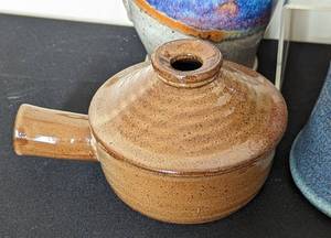 lot 281 image: Variety of Pretty Pottery Pieces including Artisan Pottery Pieces