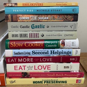 lot 213 image: Cookbooks