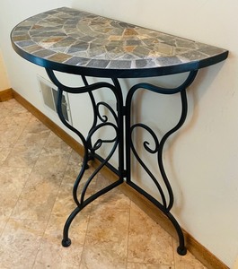 lot 33 image: Fun Half Circle Decorative Accent Table