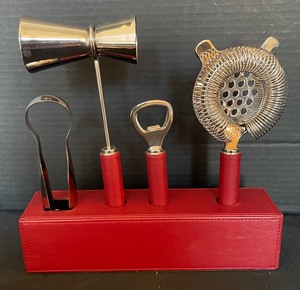 lot 237 image: Bartenders Dream Grouping