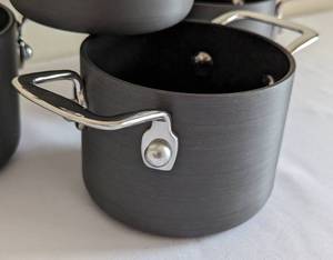 lot 336 image: Four Cooks Essentials Non Stick Souffl Pots