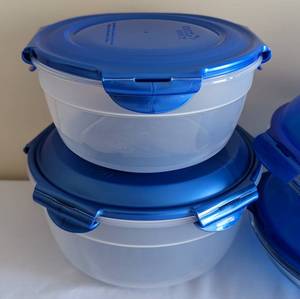 lot 338 image: Lock & Lock Glass and Plastic Storage Containers