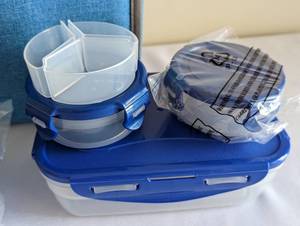lot 341 image: New Lock & Lock Blue Insulated Tote and Containers