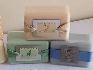 lot 420 image: Assorted New Hand Soaps