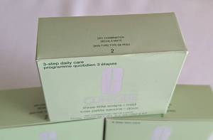 lot 423 image: Three New Clinique Mini Face Soaps