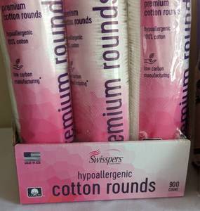 lot 424 image: New Pack of Cotton Wpies and Q-Tips