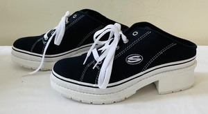 lot 326 image: New Sketchers Heartbeat Summer Black Shoes