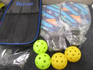 Beives Graphite Pickleball Set Reta...