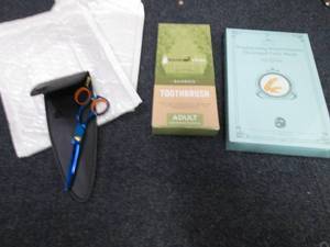 2 Haircutting Scissors, Bamboo Toot...