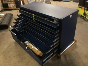 Husky 56 In. W X 22 In. D Heavy Duty 10-Drawer Tool Chest In Matte Black Customer returns see Pics
