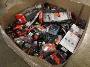 Mix Lot of Door Locks, Smart Locks, Locksmiths, Customer returns, Review all pictures