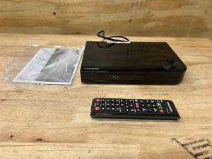 lot 62 image: SAMSUNG Blu-ray DiscDVD Player with Built-in WI-Fi