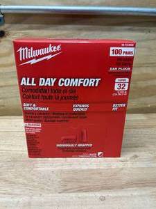 lot 39 image: MILWAUKEE Case of 100 Pairs of- Red Disposable Ear Plugs with 32 dB Noise Reduction Rating